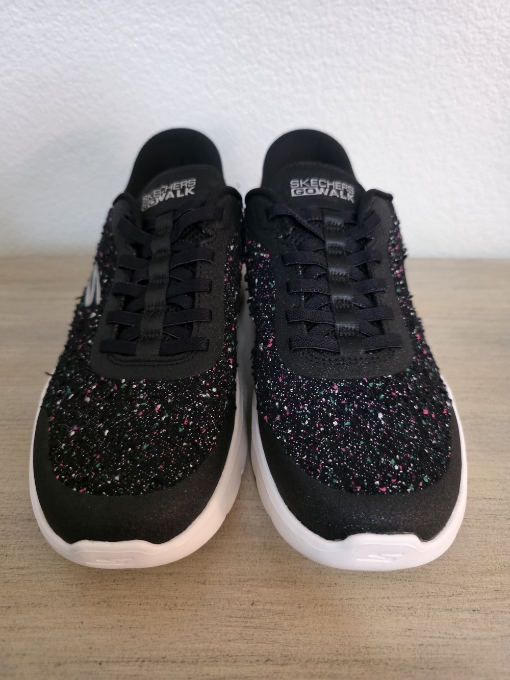 Skechers GOwalk Black Knit Slip On Sneakers with Pink & Teal Speckle Size 6